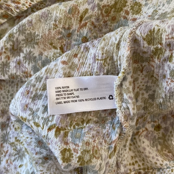 🌸floral flowy off the shoulder top - Picture 3 of 3